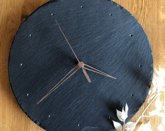 Wanduhr aus Schiefer mit Holz-Zeiger, moderne minimalistische Schiefer Uhr, geräuschloses Uhrwerk