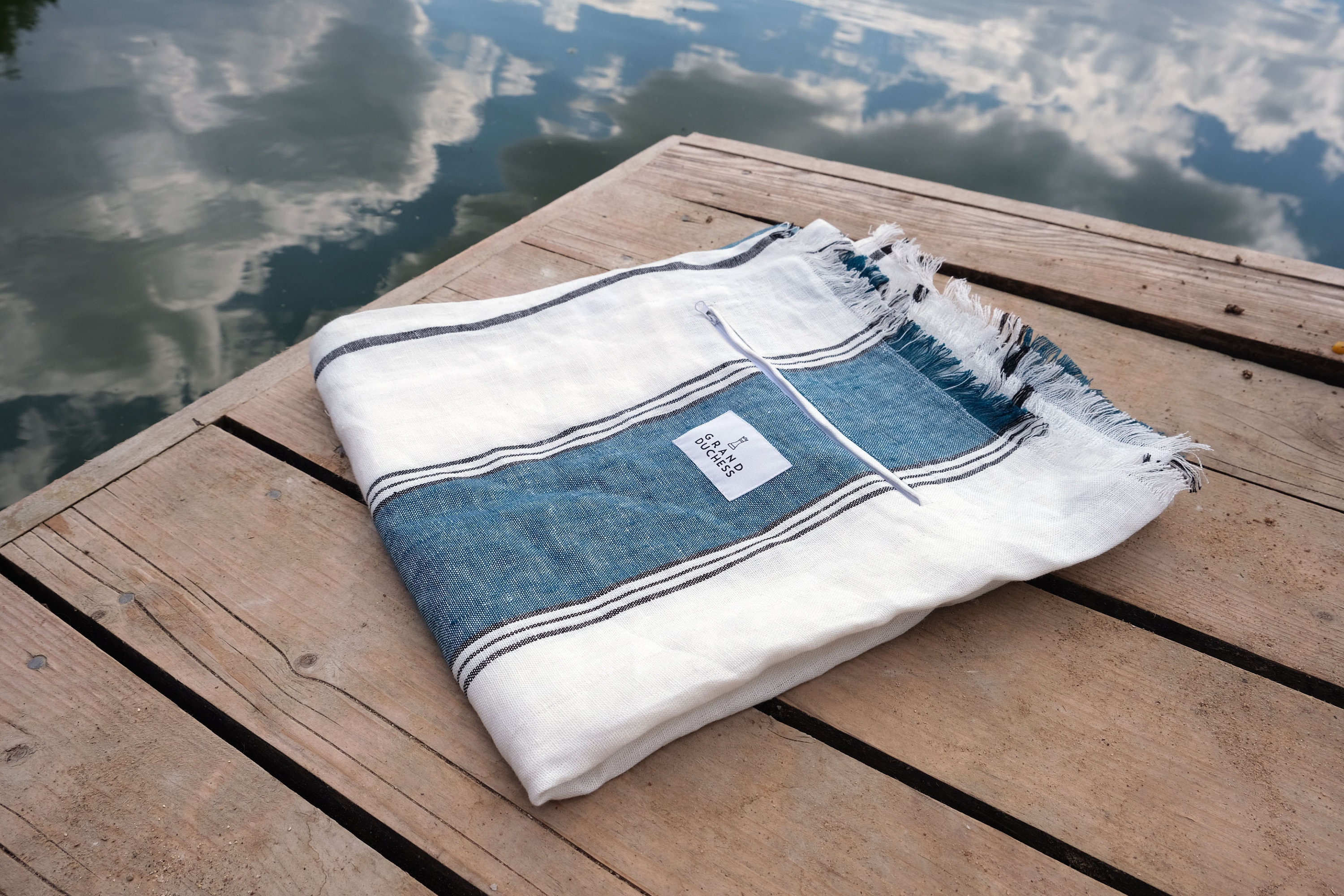 Beach blanket with pockets hotsell