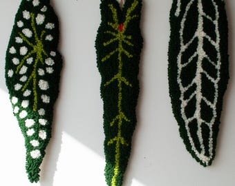 Philodendron Wall Hanging | Tropical Botanical Mini Rug | Hand Tufted Rug | Punch Needle Desk Rug