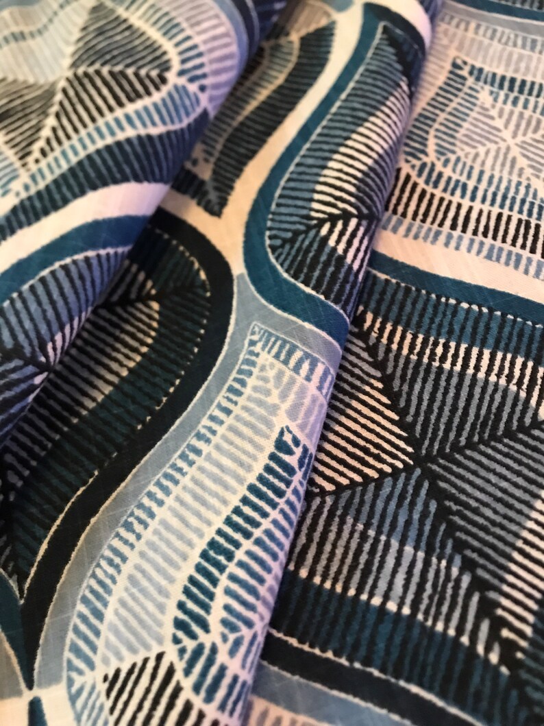 Blue Ogee Print Cotton Fabric Sample: 26