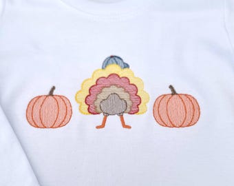 Camisa bordada de pavo para niño: atuendo de otoño personalizado