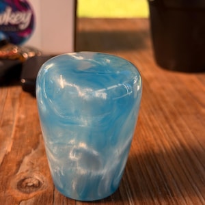 手作りのコズミックコットンキャンディパールシフトノブ（マニュアルトランスミッション用）、ネジ変換アダプターもご用意しております。