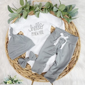 Coming home outfit, Gender Neutral coming home outfit, HELLO I'm new here outfit, grey baby outfit, newborn outfit, baby hospital outfit