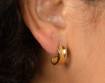 Wave Thick Mini Hoops Jewelry, shiny Earring, gold curved Earrings