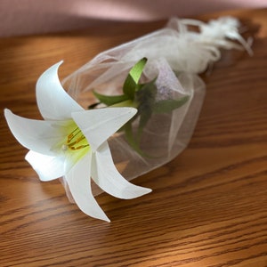 Crepe Paper Prayer Lily (Lilium Candidum) -- 1 Stem