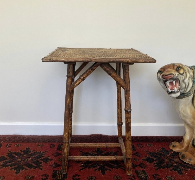 Thai online bamboo table