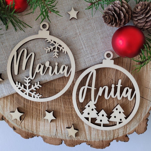 Personalisierte Weihnachtskugel, Weihnachtsbaumschmuck aus Holz