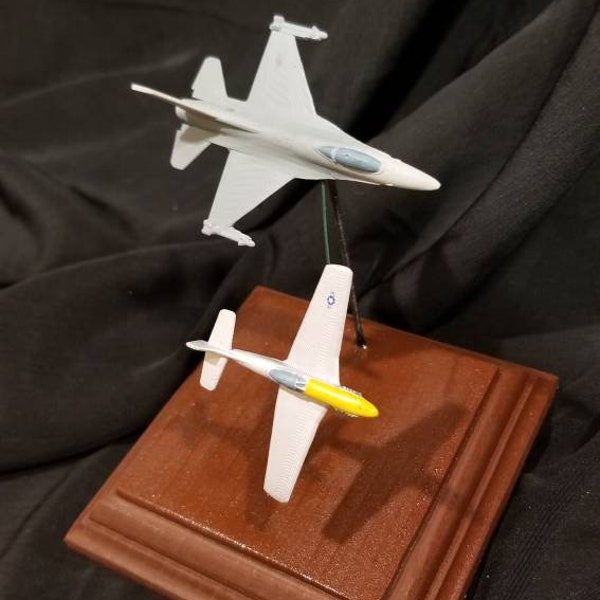 P-51 & F-16 scale model heritage flight diorama. 3D printed,  Aircraft display, Aviation art, P-51 Mustang model, F-16 Falcon