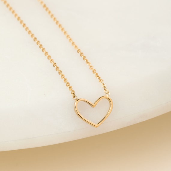Heart Necklace, Gift for Mom, Girlfriend Gift, Dainty Heart Necklace, Small Heart Necklace, Minimalist Heart Necklace, Christmas Gift
