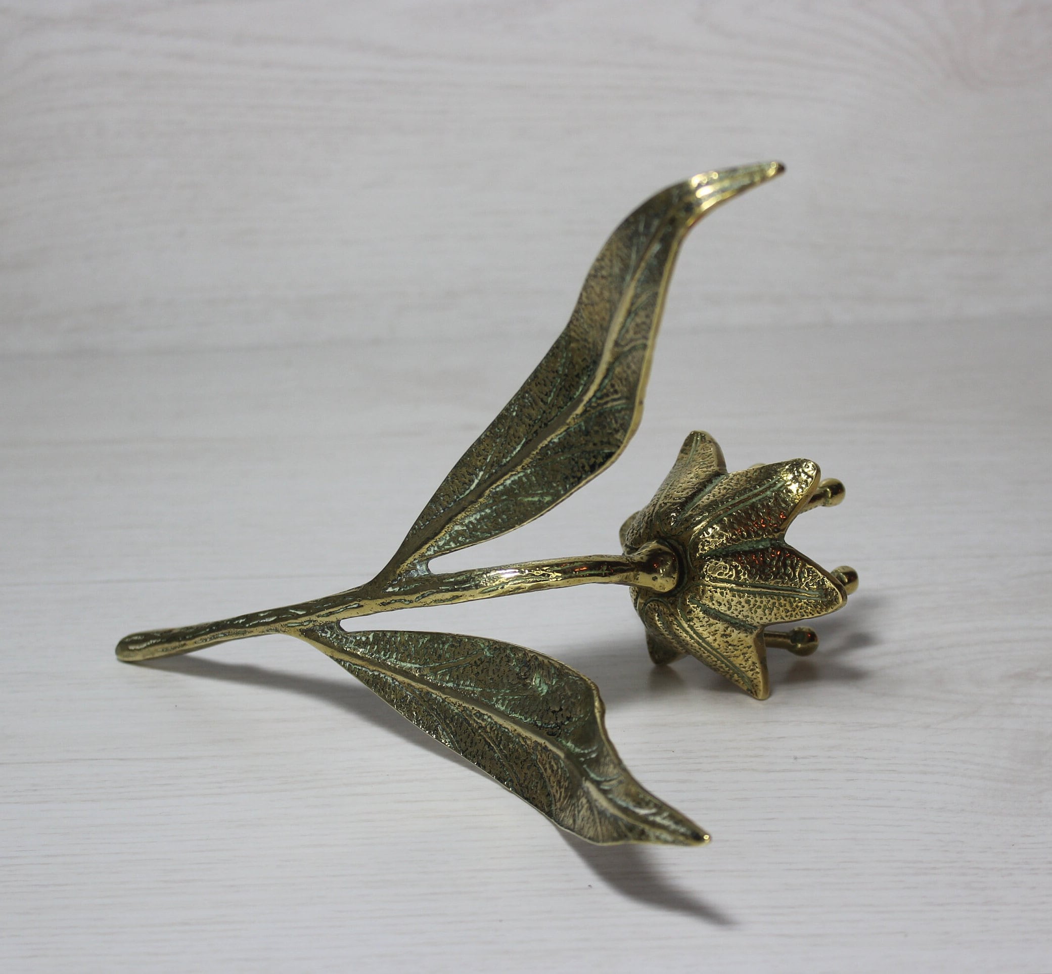 MAGICLULU Vintage Messing Aschenbecher Rund – 12 Cm Durchmesser, Goldfarben, Schwerer Metallaschenbecher Für Terrasse, Büro Oder Balkon