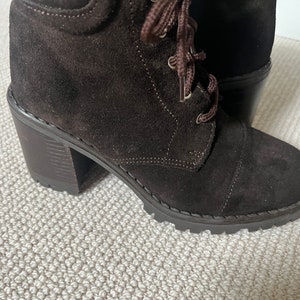 Rare Vtg 90s GRAPHIQUE Made in Italy Brown Suede Lace Up Boots Size 36 or 6