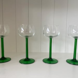 French emerald green wine/liquor/champagne glasses. French. Retro. Vintage glasses. Green stem. S/4