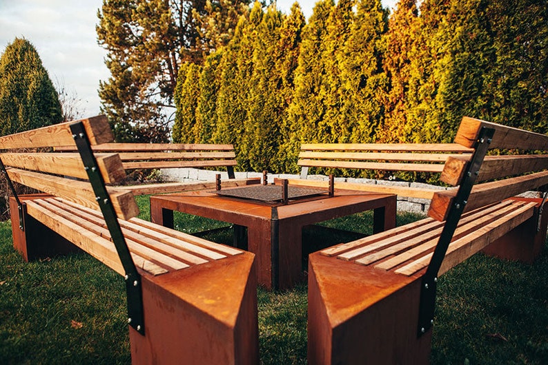 Brasero rústico con parrilla y bancos | Brasero de jardín extragrande Friendship | Parrilla de carbón para exteriores imagen 5
