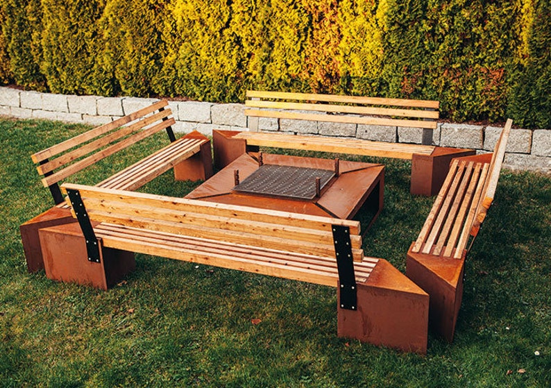 Brasero rústico con parrilla y bancos | Brasero de jardín extragrande Friendship | Parrilla de carbón para exteriores imagen 10