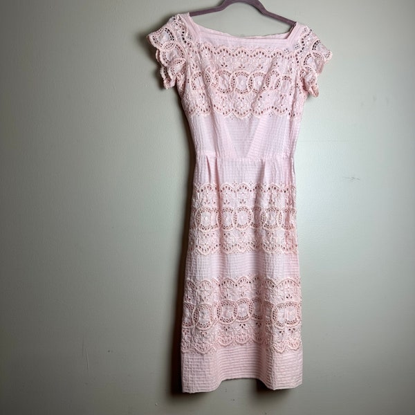 Vintage 1950s Light Pink Floral Eyelet Lace Carlyle Midi Dress