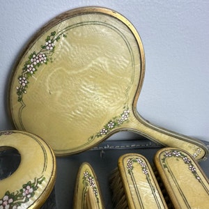 Antique 1920s Yellow Marbled Vanity Dresser Set Painted Flowers 13 Pc Mirror image 6