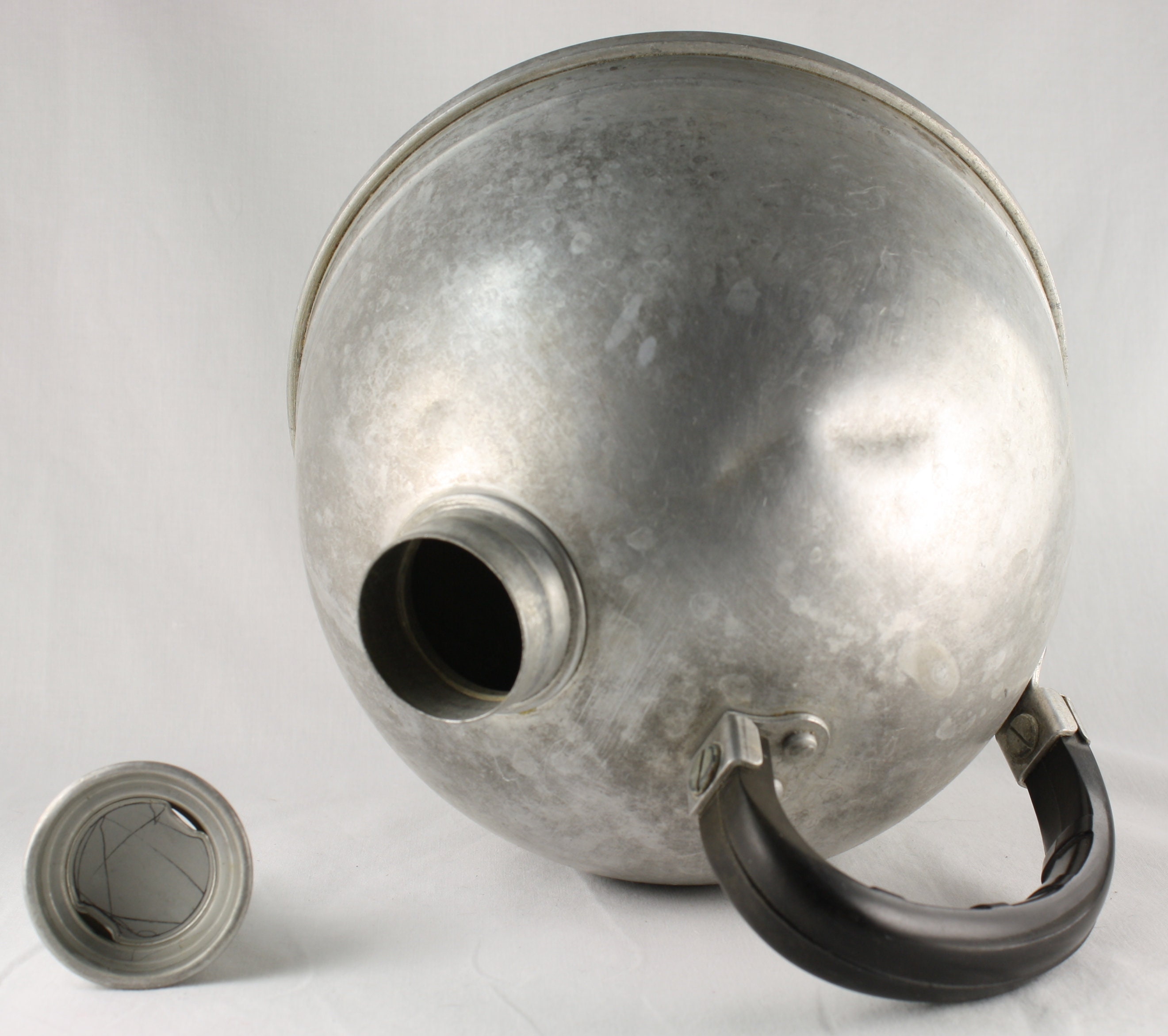 Vintage Art Deco Tea Kettle Mirro 1542M Aluminum Dome Teapot Display