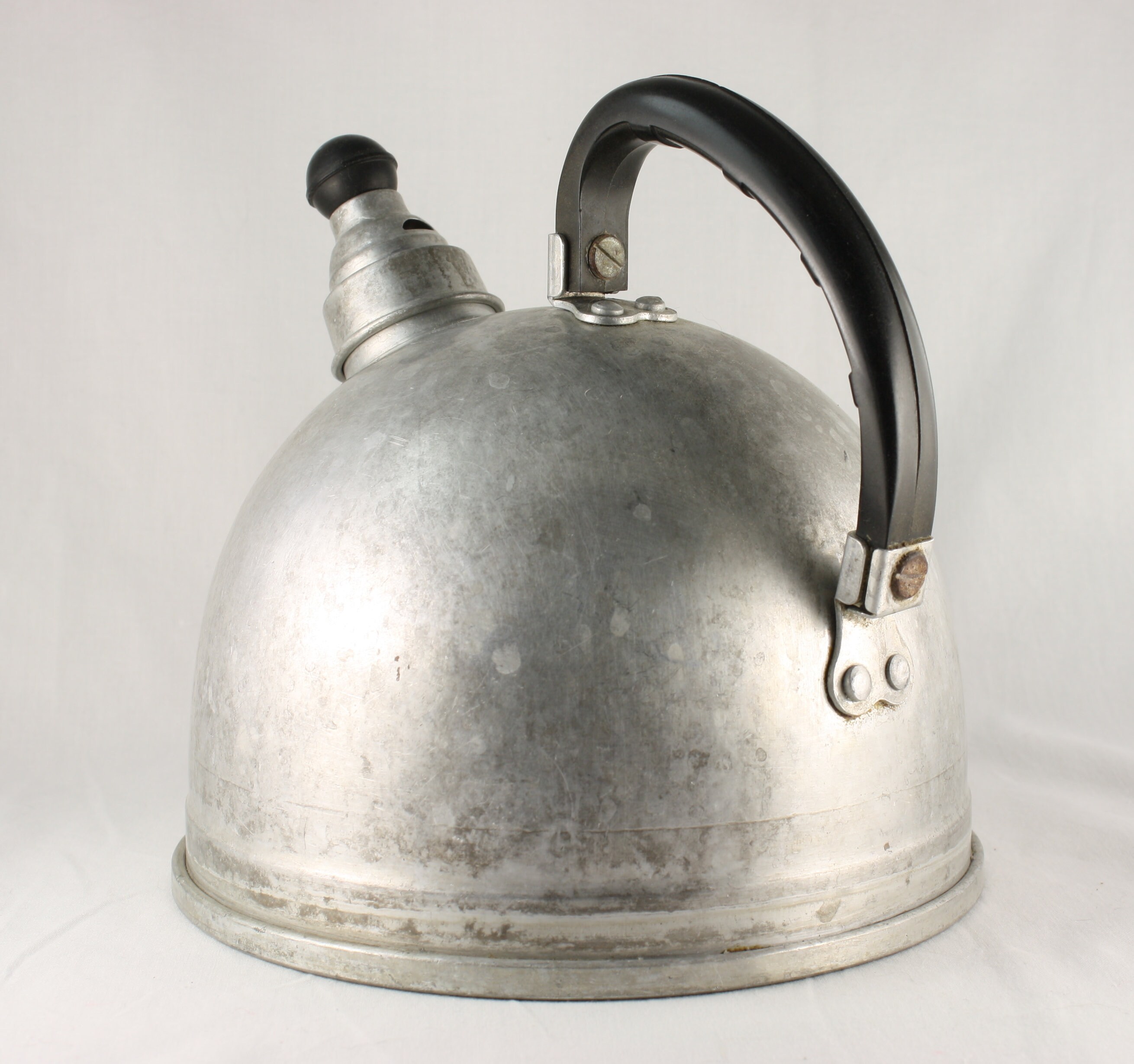 Vintage Art Deco Tea Kettle Mirro 1542M Aluminum Dome Teapot Display