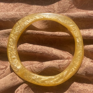 1930’s Vintage Rare Pearlescent Ivory Pyralin/Celluloid Bangle Bracelet | Vintage & Antique Jewelry | Flapper Jewelry