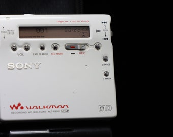 Sony MZ R900 MINIDISC  recorder with  Sony microphone extremely rare white model