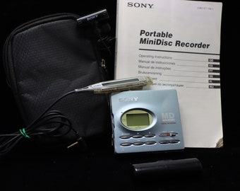 Sony MZ R91 MINIDISC recorder with  Sony microphone in blue