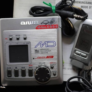 Aiwa am f75 minidisc player very rare recorder with Sony microphone image 2