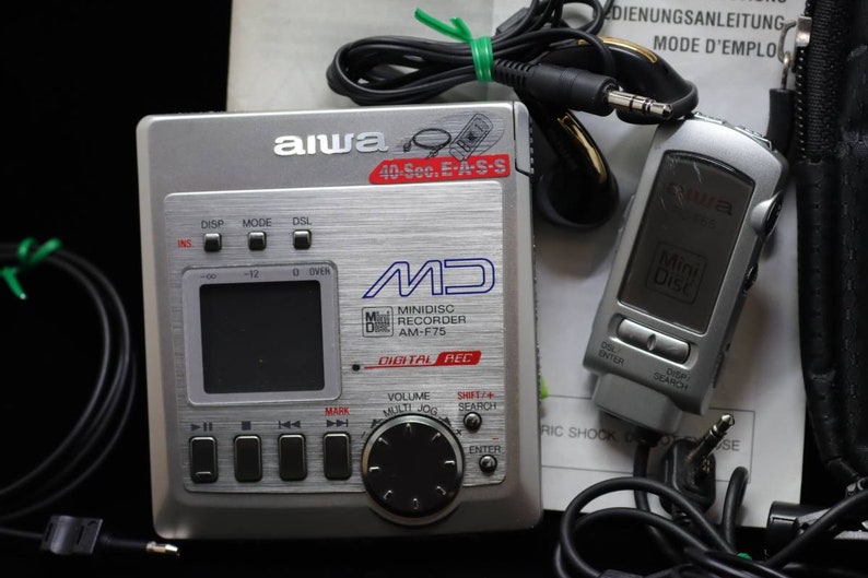 Aiwa am f75 minidisc player very rare recorder with Sony microphone image 2