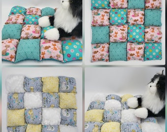 Pufd Quilt Cat Crinkle Toy, Small Noisy Plastic Crinkle Mat, Paper Sound Pad, Cat Lover Gift Idea