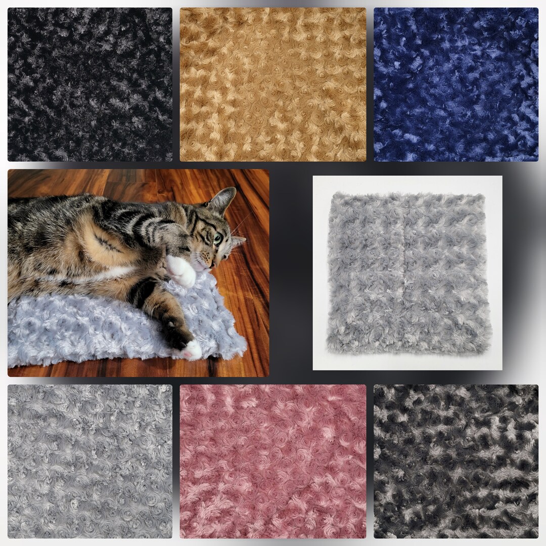 Cat Crinkle Toy, Small Noisy Plastic Crinkle Mat, Paper Sound Pad, Cat