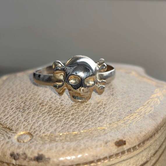 Teschio Malvagio In Bianco E Nero Con Ossa Incrociate E Pentagramma Gm1251499298 365257480 - Foto 8