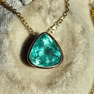Antique Vintage Emerald Gold Pendant Necklace