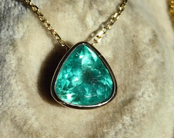 Antique Vintage Emerald Gold Pendant Necklace