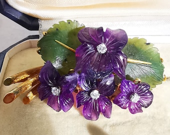 Art Nouveau Carved Amethyst Jade and Diamond 18k Gold Floral Antique Vintage Brooch, 1900s banch of violets  antique brooch, violet flowers.