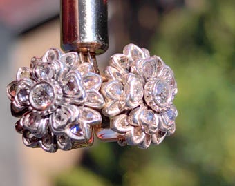 Art Deco 18k Gold Diamond Floral Stud Earrings: 0.68 ct, 1940s Vintage