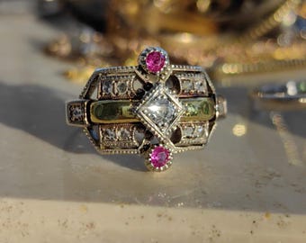 Art Deco-ring med rubin och diamanter: Geometriskt uttalande i 18 karat gult guld