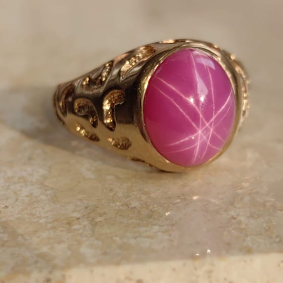 Vintage 10k Gold Star Ruby Ring: Panther Pattern,… - image 1