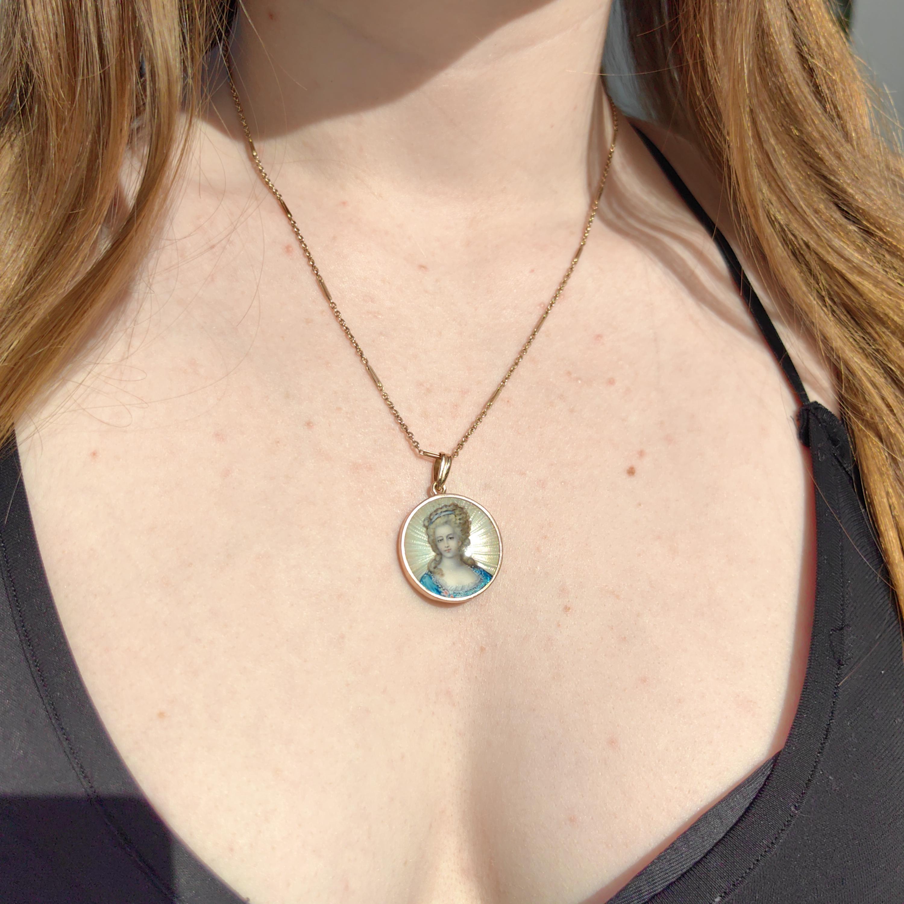 Pendentif En Or 18 Carats - Portrait De Profil En émail - Or Jaune - 1,76 G - Occasion