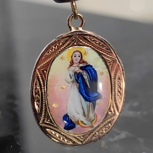 Antique 1900s Art Nouveau Austrian-Hungarian Hallmarked Vintage Hand painted Enamel 14k Gold Virgin Mary Pendant.
