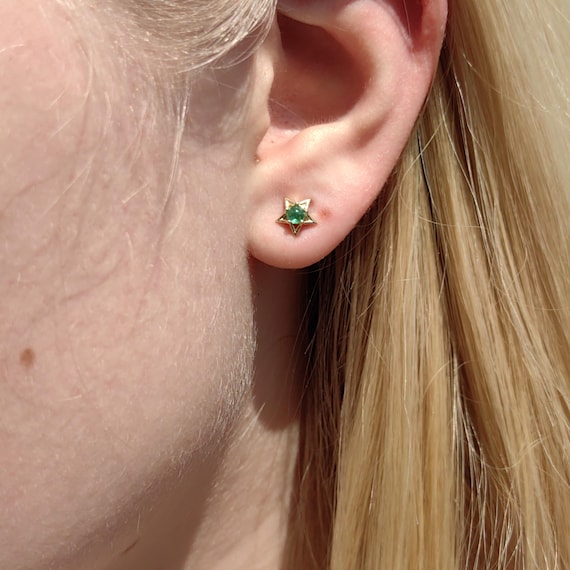 14k Hallmarked  Solid Yellow Gold Green Natural E… - image 10