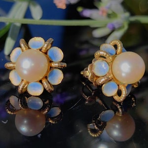 Victorian Pearl  Enamel Gold Earrings, 18k White Gold Earrings, Flower Floral Design Earrings, Dainty Elegant Stud Earrings Vintage Earrings