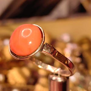 Antique Vintage Mediterranean Round Red Coral  Hallmarked Yellow Gold Late Art Deco 1940s Ring