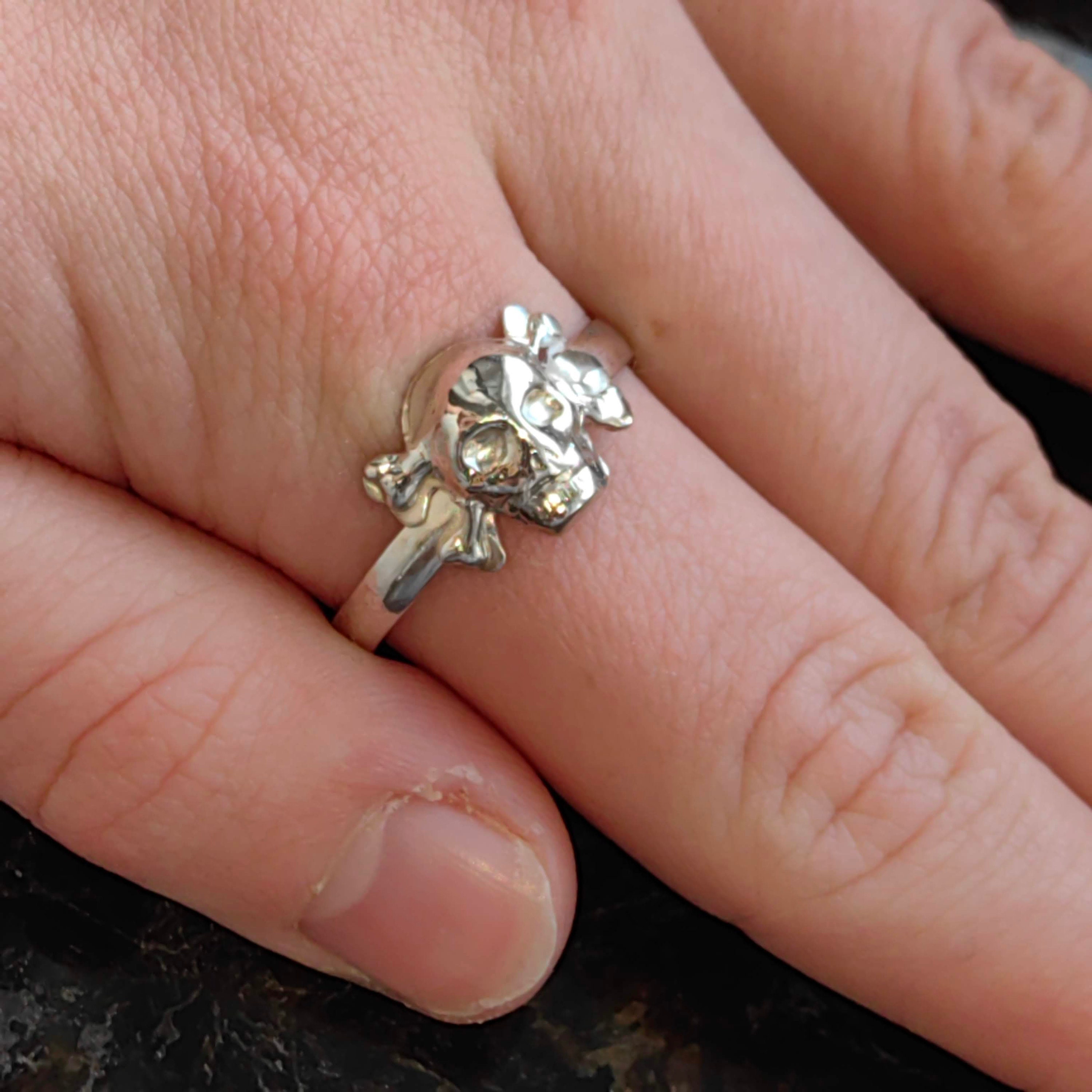 Teschio Malvagio In Bianco E Nero Con Ossa Incrociate E Pentagramma Gm1251499298 365257480 - Foto 11