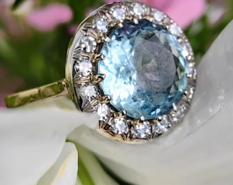 Art Deco Vintage Antique Aquamarine and Diamond Gold Ring