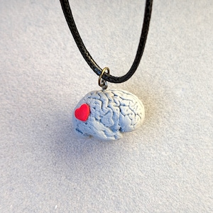 NeuroMold: Exquisite 3D Brain Necklace - Celebrating the Wonders of the Mind!