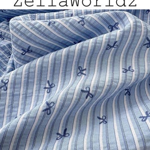 Bloemen katoen polyester stof, blauwe streep strikstof, zachte jurken overhemdblouse stof, bekledingsstof, doe-het-zelfnaaien Craft materiaal