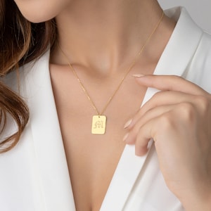 Collar con etiqueta inicial en inglés antiguo • Joyas con letras personalizadas de recuerdo • Colgante con la inicial del novio • Regalo para ella o para él