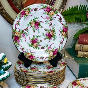 RARE Set of 8 Dessert/Pie Plates in Ruby Celebrations Classic Collection Old country roses, 7.8", 20 cm, Mint condition