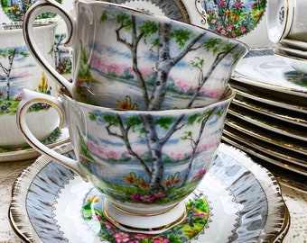 Lot de 2 tasses à thé et soucoupes Royal Albert Silver Birch en parfait état, plusieurs lots de 2 disponibles, porcelaine anglaise vintage