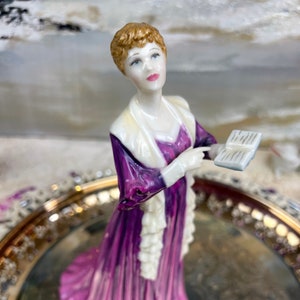 Vintage MINT condition Royal Doulton &quot;The Recital&quot;  Figurine HN4466, Nada Pedley