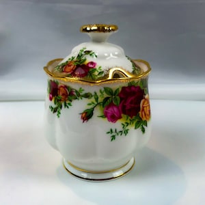 Vintage Jam/sugar/honey Pot & lid in MINT CONDITION, Royal Albert Old Country Rose, 2 options: Original Backstamp and C1926 England Stamp
